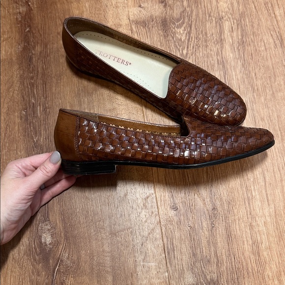 Trotters Chestnut Woven Flats Liz Style Color‎ Brown - Picture 8 of 15